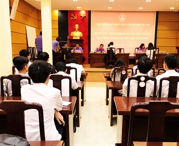 Viện KSND thành phố Hà Nội tổ chức sơ tuyển các thí sinh đăng ký xét tuyển...